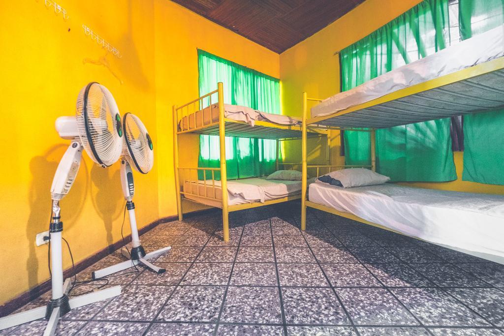 Pura Vida Hostel Tamarindo Eksteriør bilde